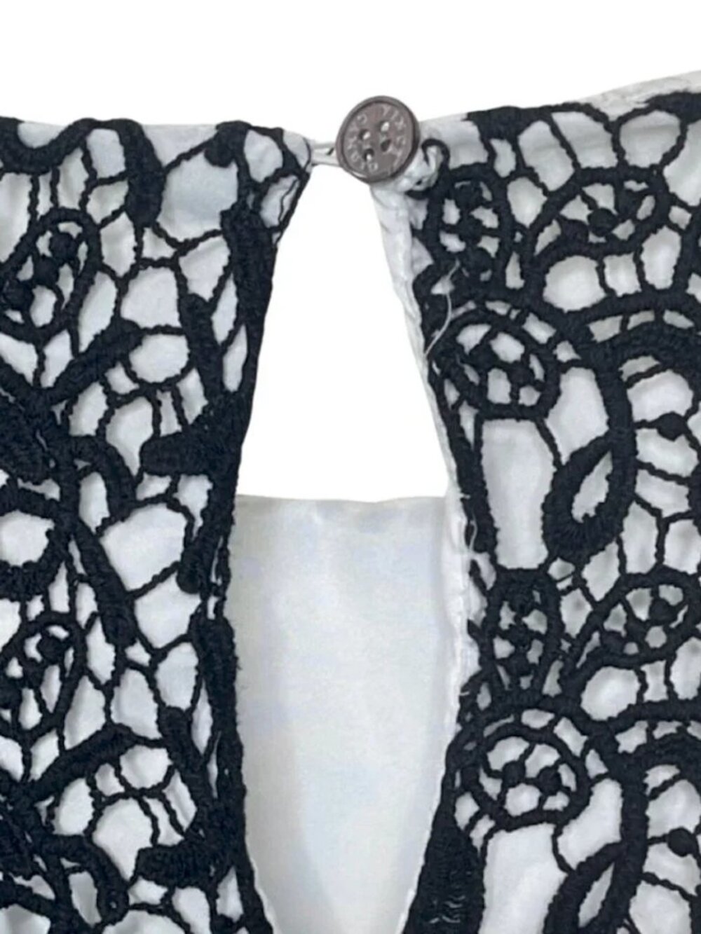 VINCE CAMUTO | Black & White Lace Midi Length Cocktail Dress | Size 8 - Picture 6 of 7